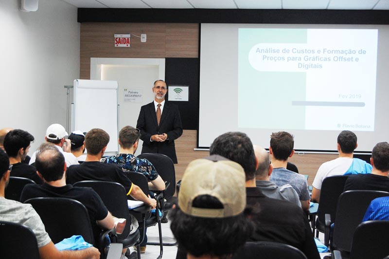 Flávio Botana, falando sobre análise de custos e formação de preços para Gráficas